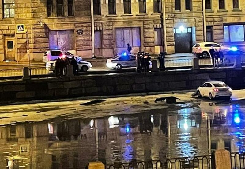 В Петербурга водитель легковушки устроил "речную" аварию