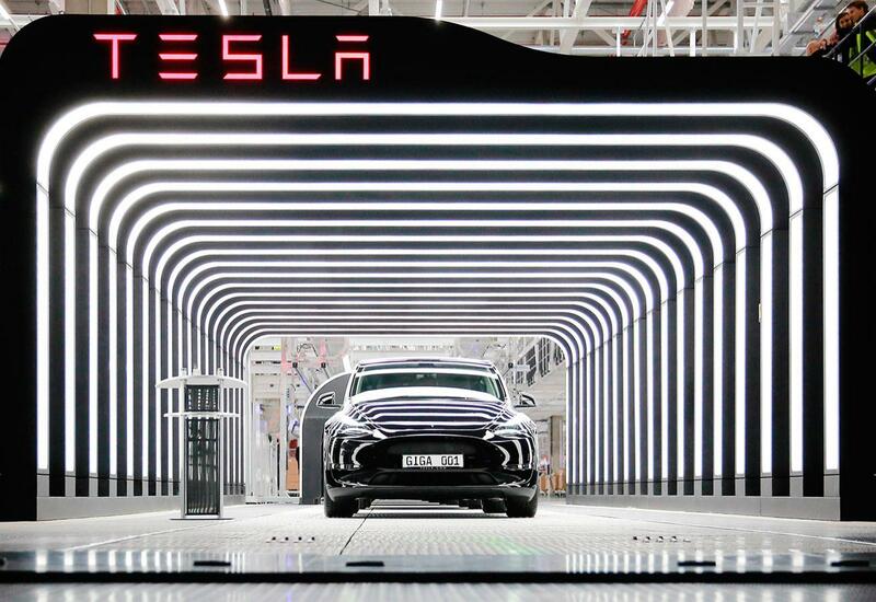 Tesla не справляется с объемами работы