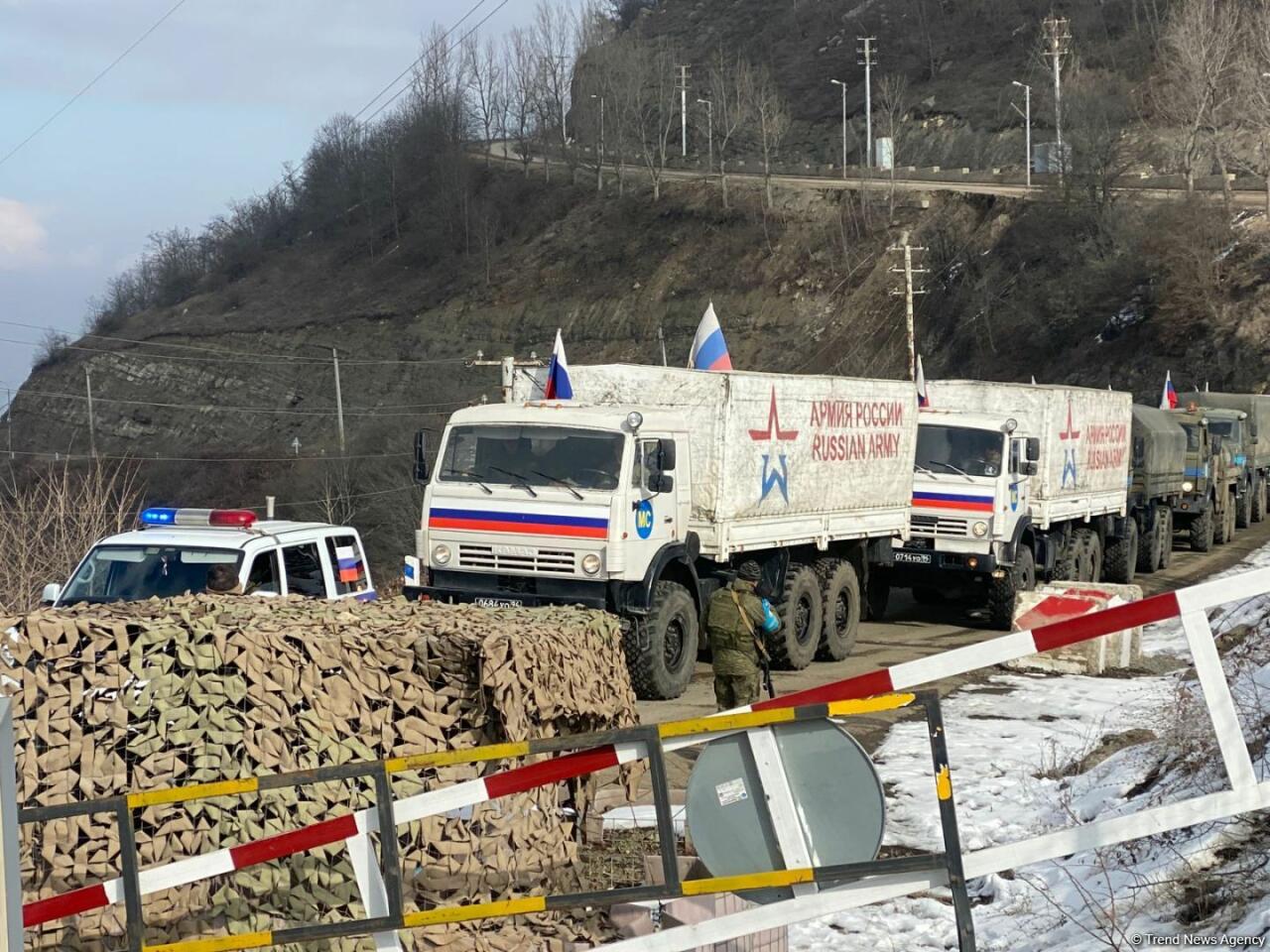 По Лачинской дороге беспрепятственно проехали еще 13 автомобилей миротворцев