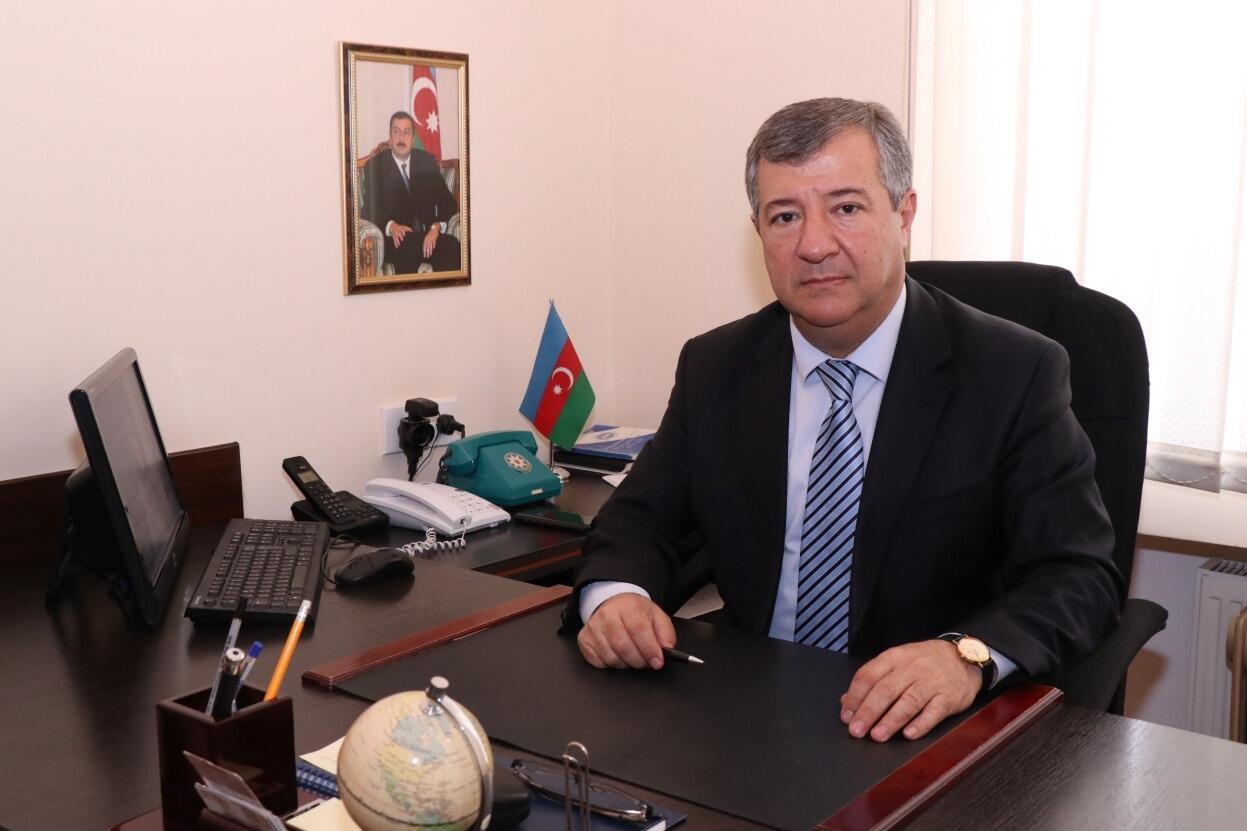 Bakıda kollecin bufetində müəllimlə tələbələr arasında dava