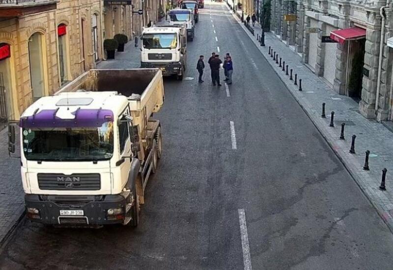 В центре Баку ограничено движение транспорта