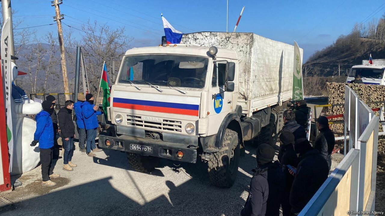 По Лачинской дороге беспрепятственно проехали еще 9 транспортных средств снабжения миротворцев