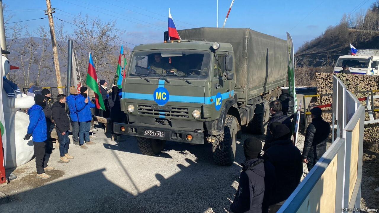 По Лачинской дороге беспрепятственно проехали еще 9 транспортных средств снабжения миротворцев
