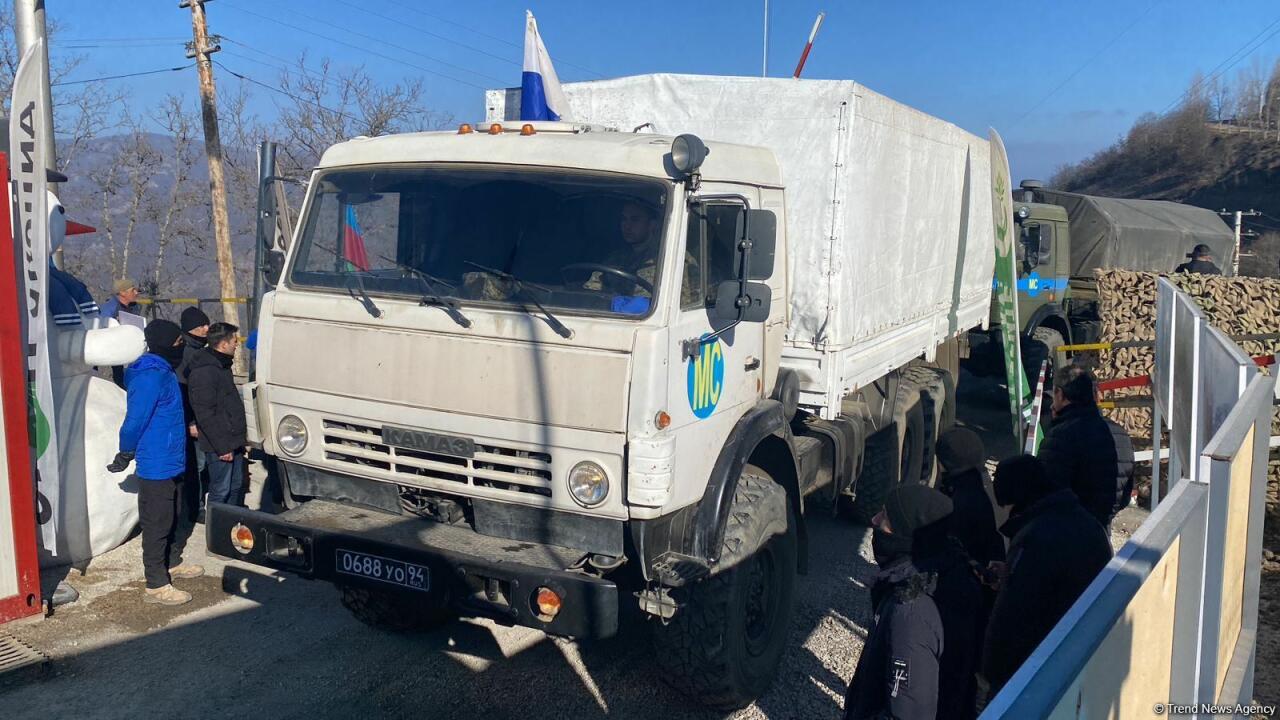 По Лачинской дороге беспрепятственно проехали еще 9 транспортных средств снабжения миротворцев