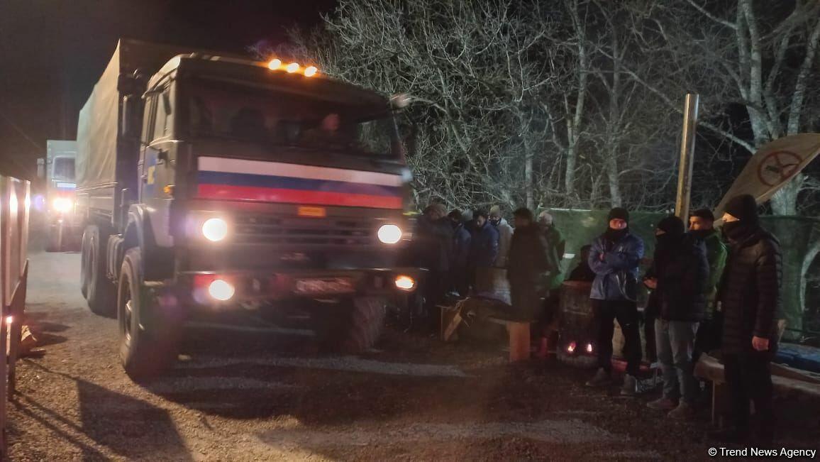 По Лачинской дороге беспрепятственно проехали еще 6 автомобилей миротворцев