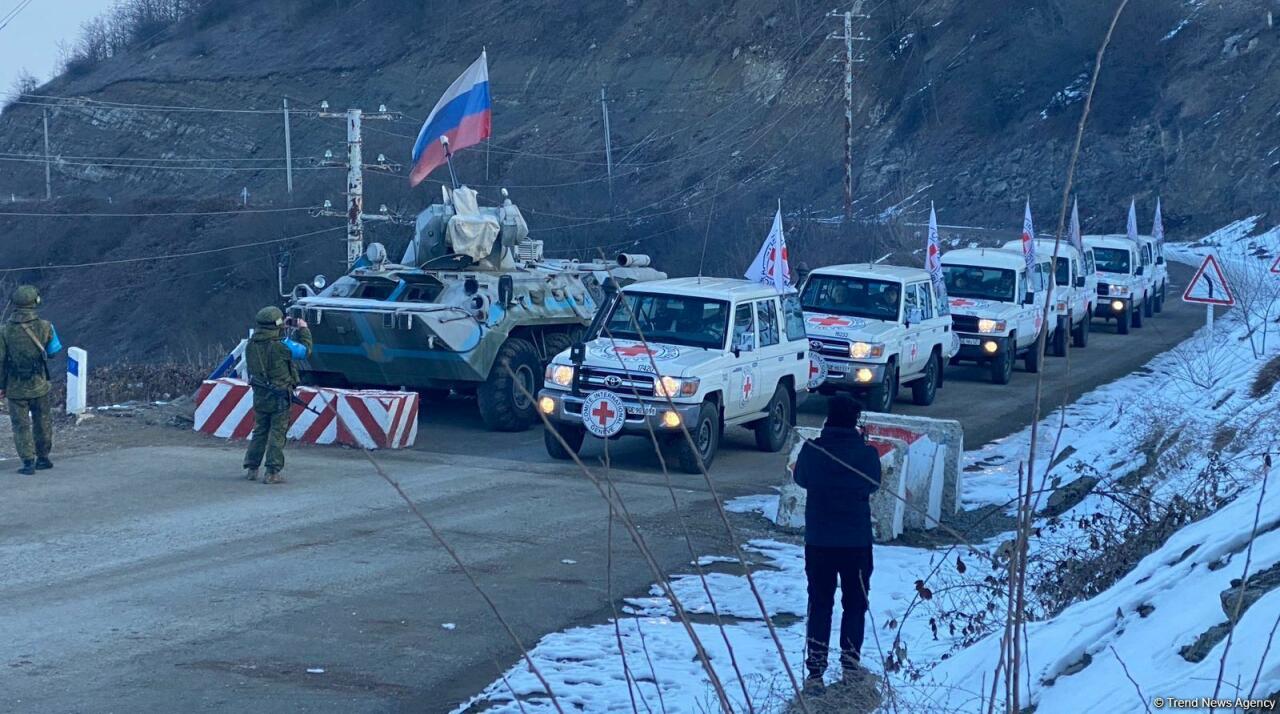 По Лачинской дороге беспрепятственно проехали автомобили Красного Креста