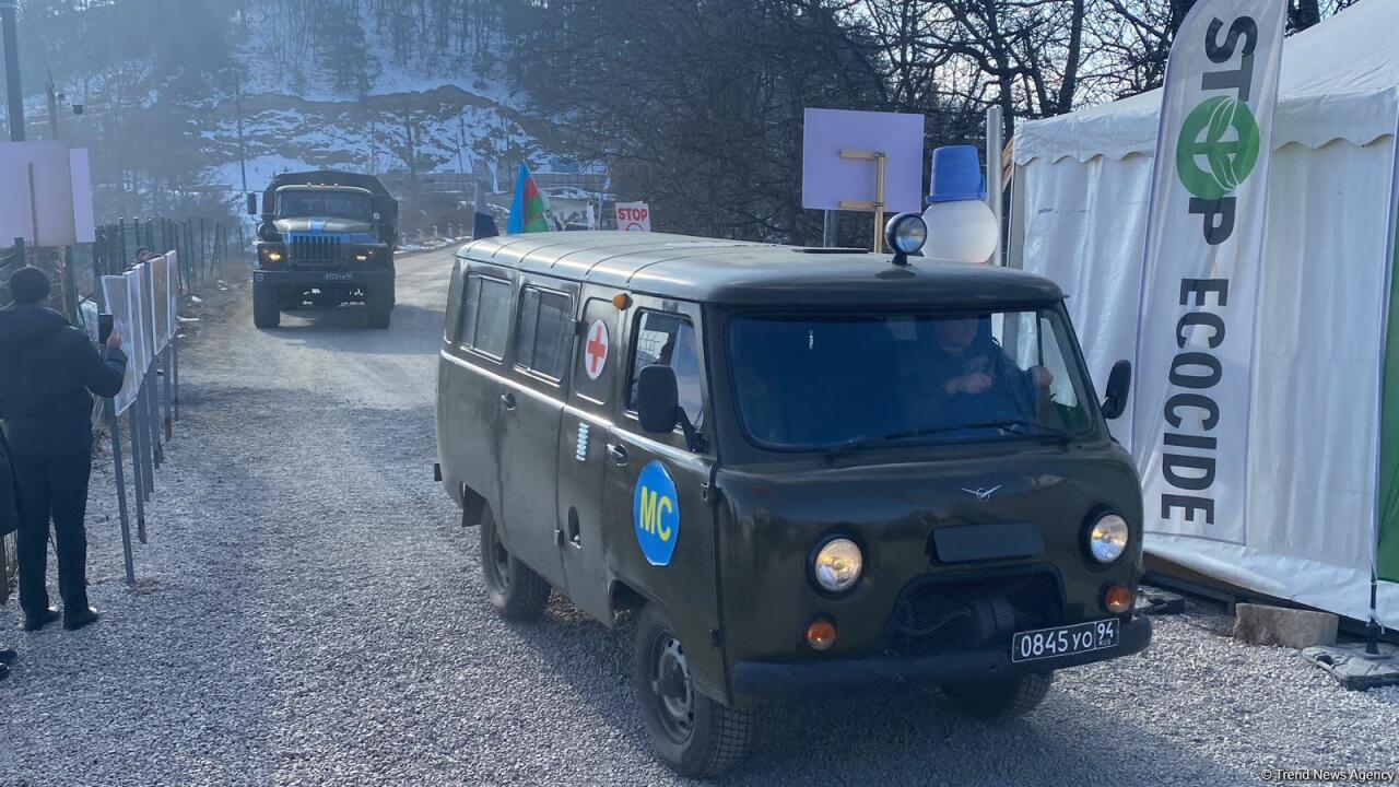 По Лачинской дороге беспрепятственно проехали еще 11 транспортных средств миротворцев