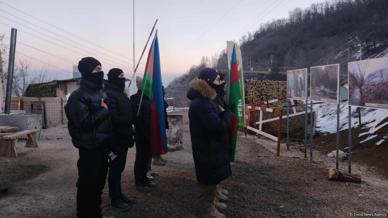 Акция азербайджанских экоактивистов на Лачинской дороге продолжается уже 45-й день