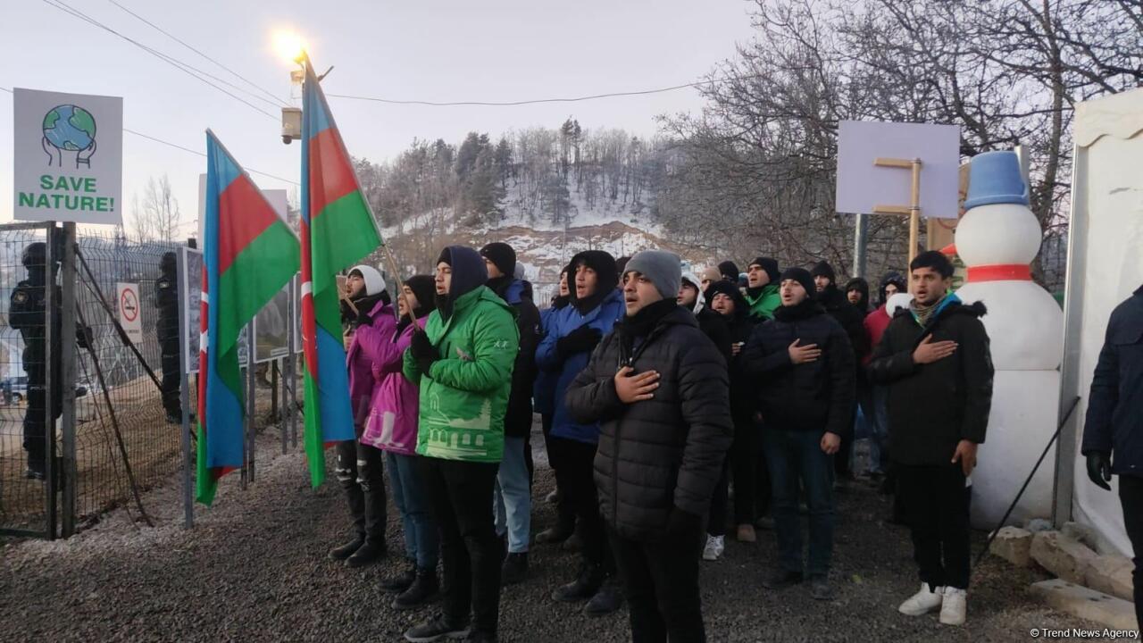 Акция азербайджанских экоактивистов на Лачинской дороге продолжается уже 45-й день
