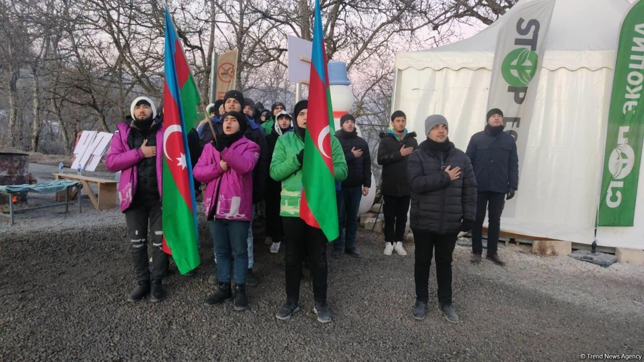 Акция азербайджанских экоактивистов на Лачинской дороге продолжается уже 45-й день