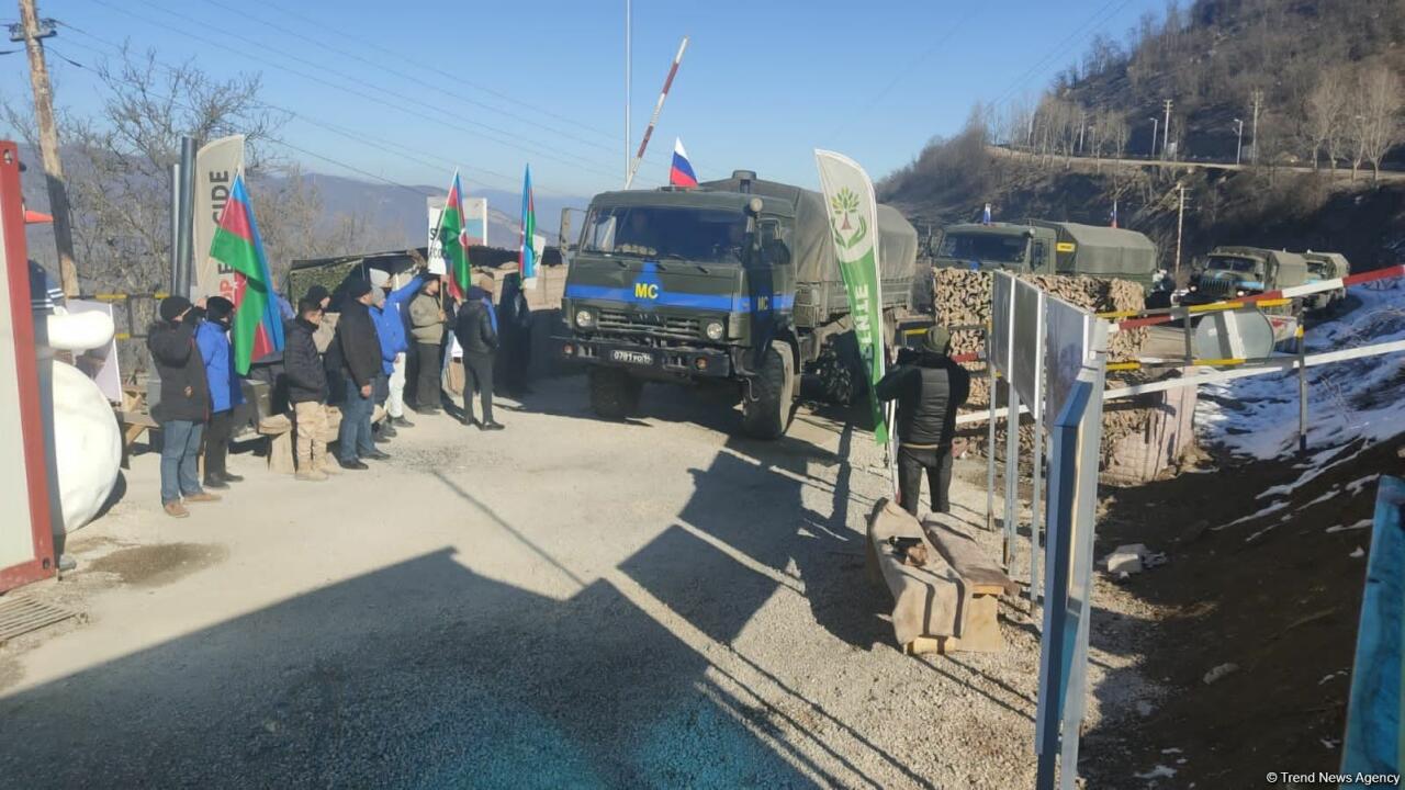 По Лачинской дороге проехали 5 транспортных средств миротворцев
