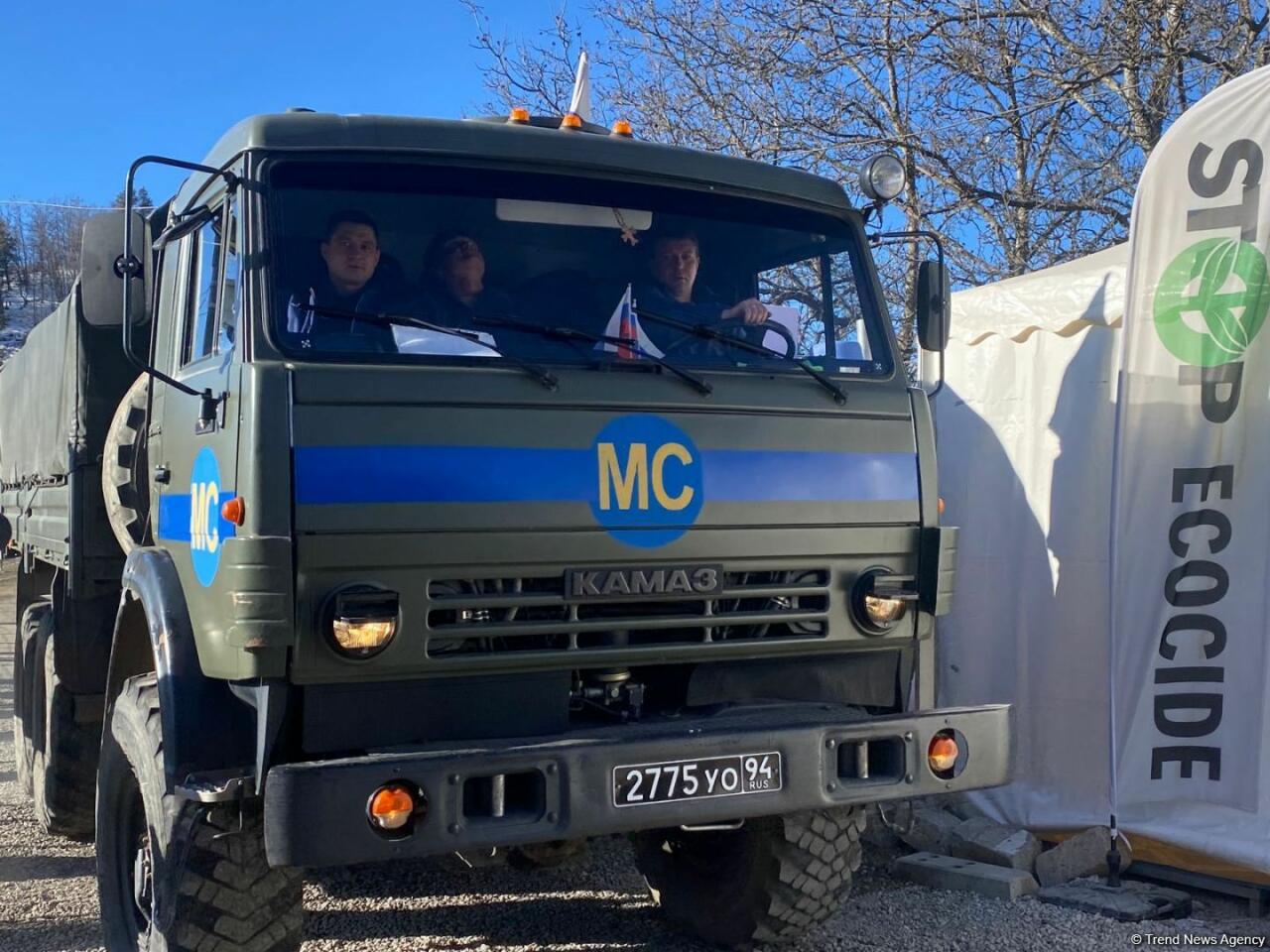 По Лачинской дороге беспрепятственно проехали две машины снабжения миротворцев
