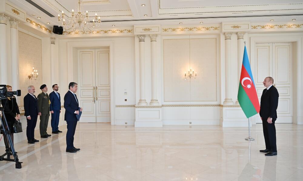 Президент Ильхам Алиев принял верительные грамоты нового посла Греции в Азербайджане