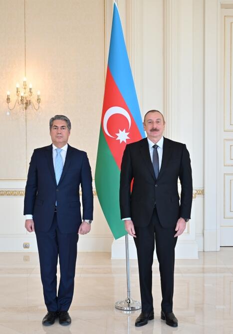 Президент Ильхам Алиев принял верительные грамоты нового посла Греции в Азербайджане