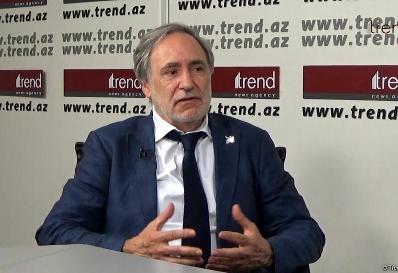 Fransız jurnalist açıq şəkildə ermənilərin tərəfini tutan siyasətçilər və media orqanlarından yazıb