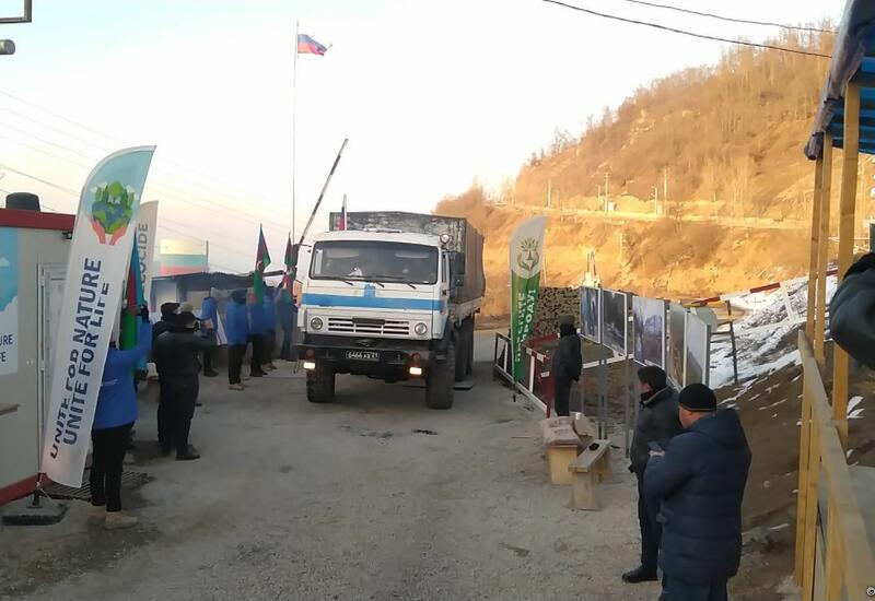 По Лачинской дороге проехали еще два автомобиля снабжения