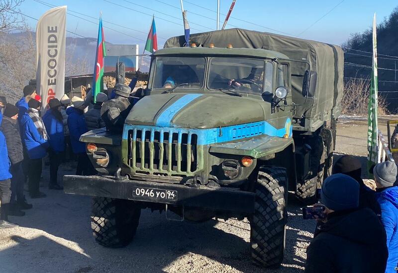 По Лачинской дороге беспрепятственно проехали еще 3 машины миротворцев