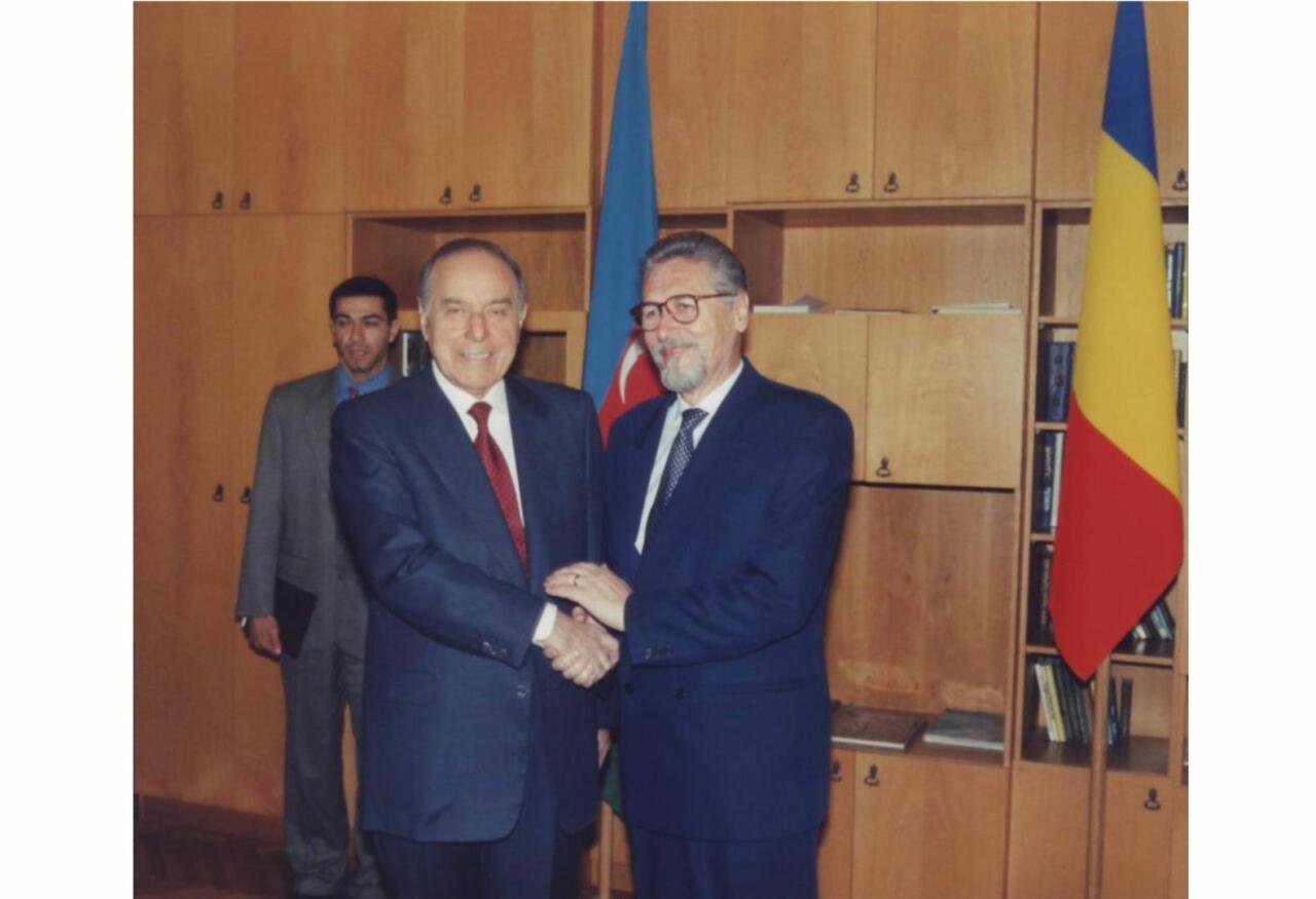 Heydər Əliyev iqtisadi əməkdaşlıq sahəsində qlobal əhəmiyyət qazanmış irimiqyaslı layihələrə imza atıb