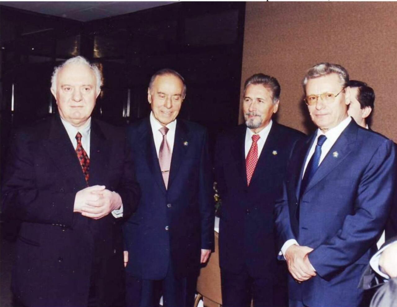 Heydər Əliyev iqtisadi əməkdaşlıq sahəsində qlobal əhəmiyyət qazanmış irimiqyaslı layihələrə imza atıb