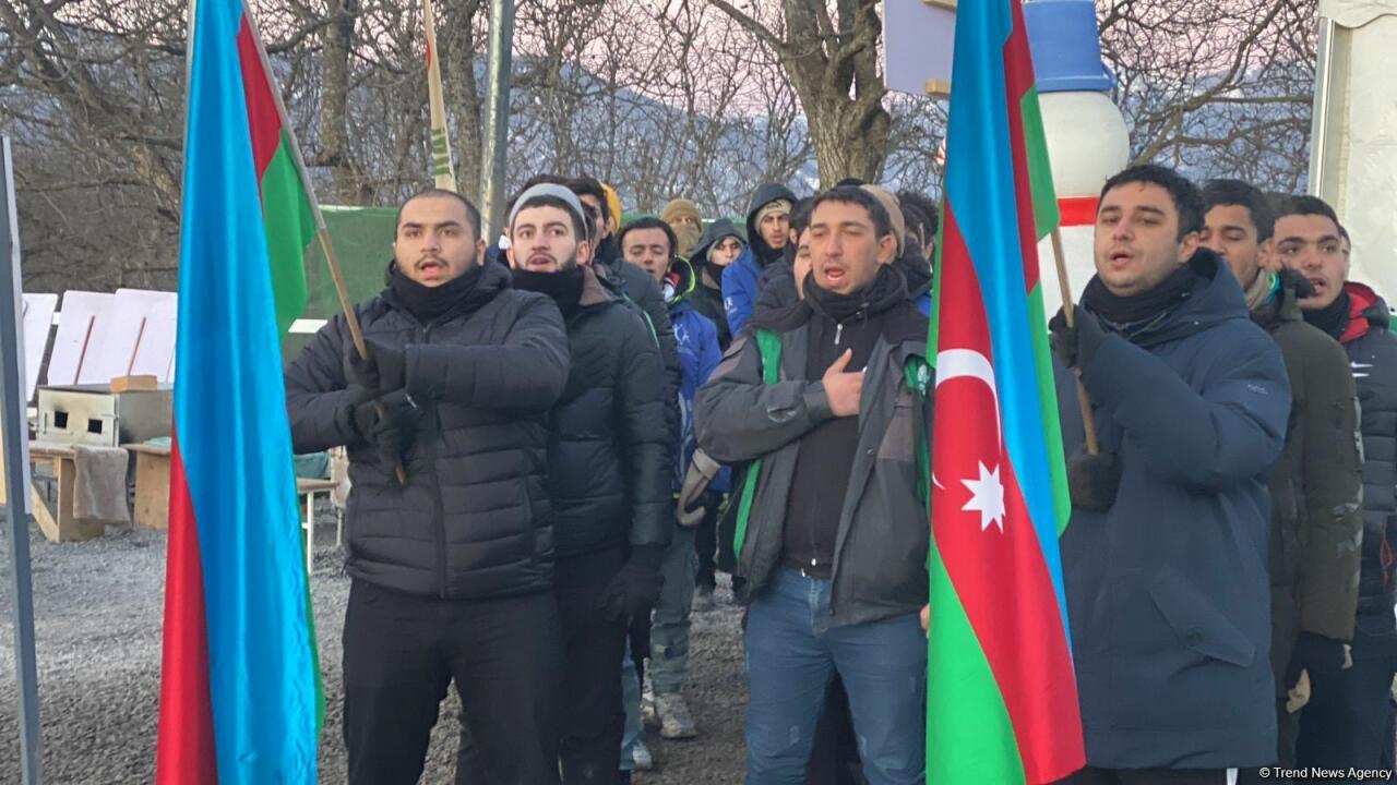 Акция азербайджанских экоактивистов на Лачинской дороге продолжается 46-й день