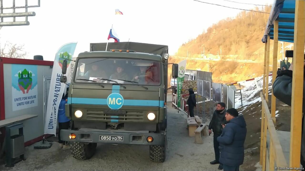 По Лачинской дороге проехали еще два автомобиля снабжения