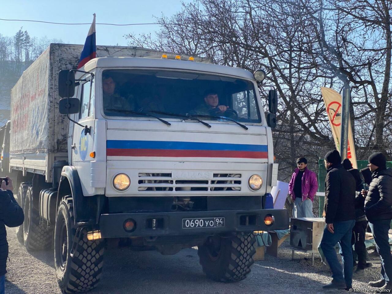 По Лачинской дороге беспрепятственно проехали еще девять автомобилей снабжения миротворцев