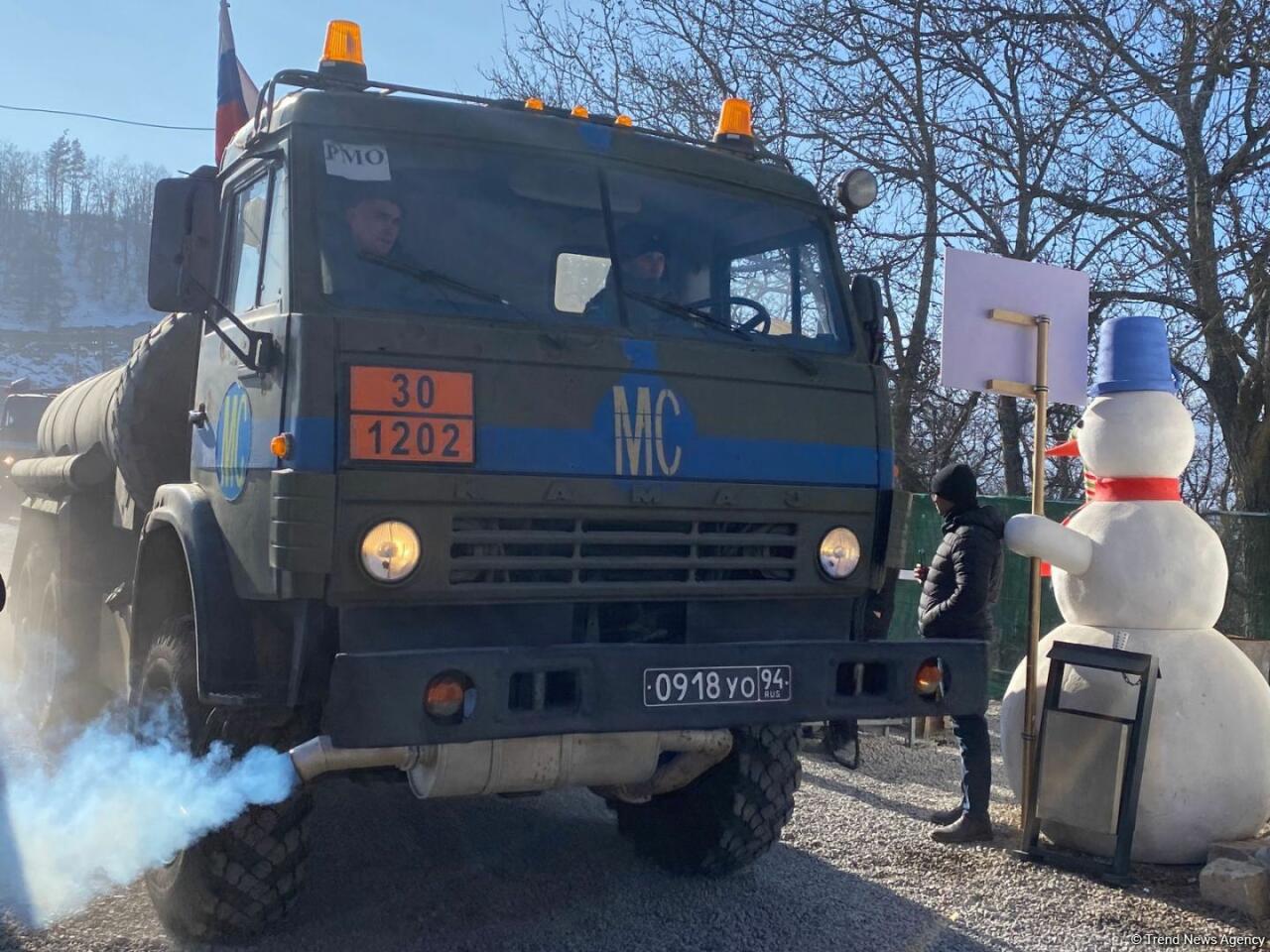 По Лачинской дороге беспрепятственно проехали еще девять автомобилей снабжения миротворцев