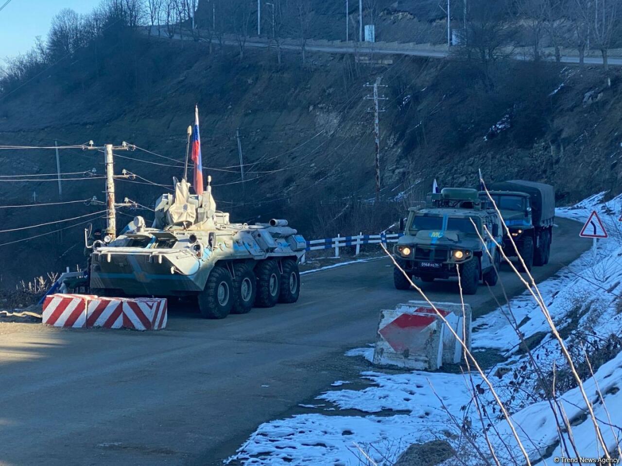 По Лачинской дороге беспрепятственно проехали еще 3 машины миротворцев