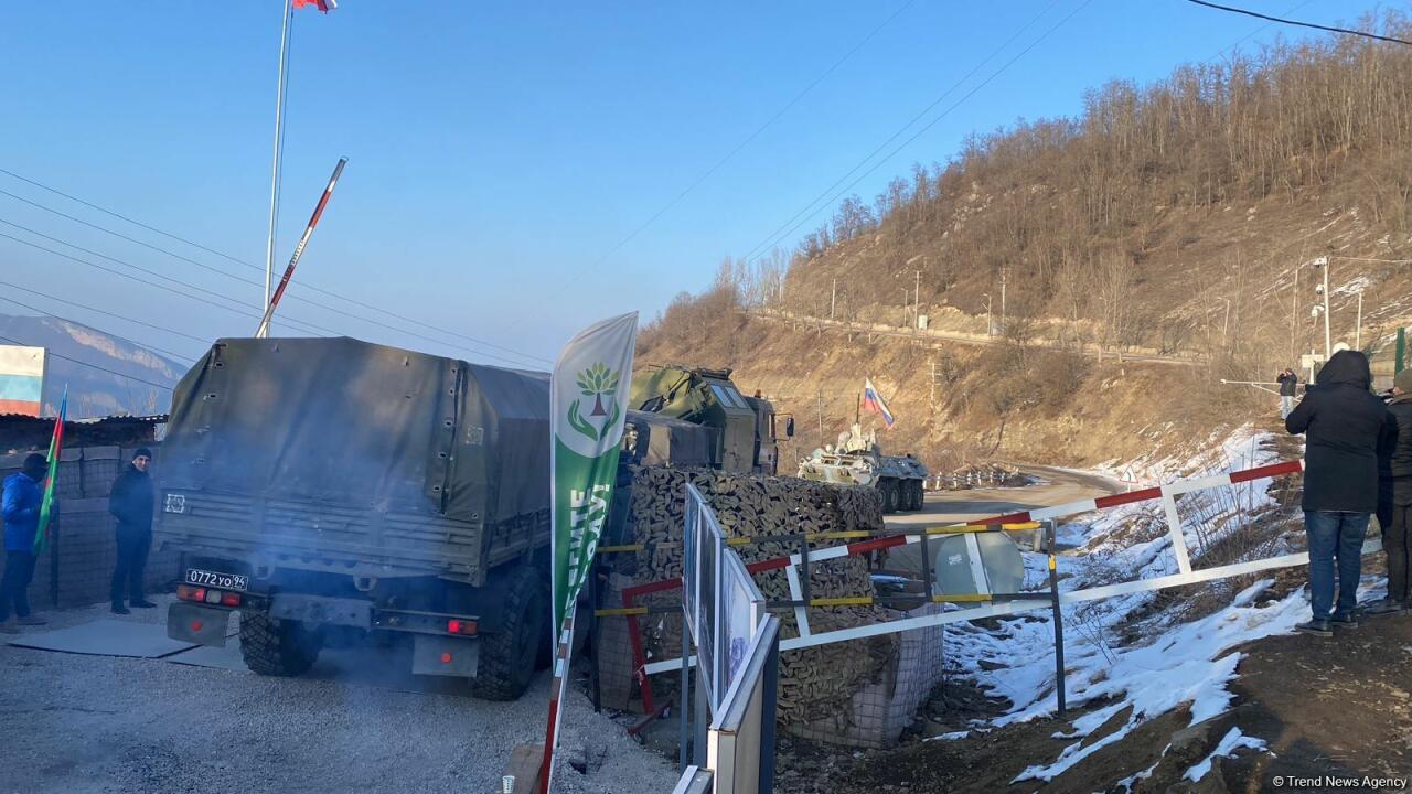 По Лачинской дороге проехали еще 9 автомобилей миротворцев