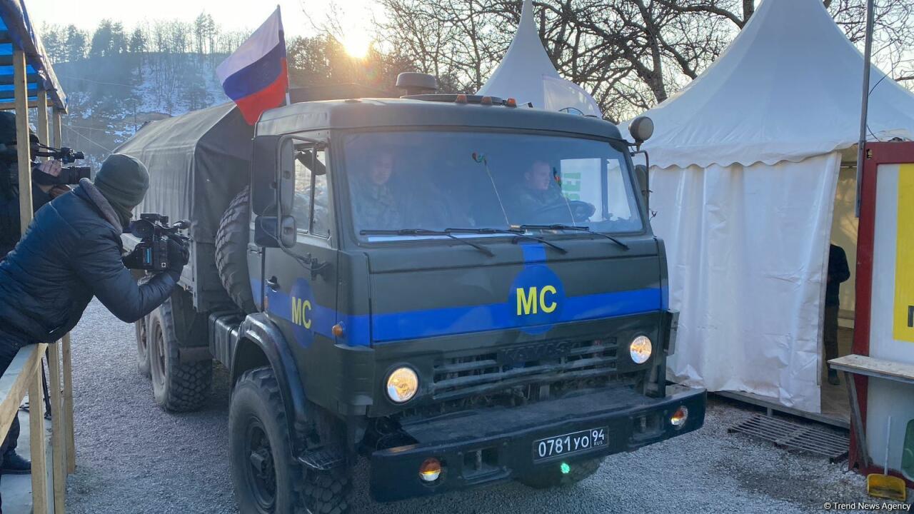 По Лачинской дороге проехали еще 9 автомобилей миротворцев