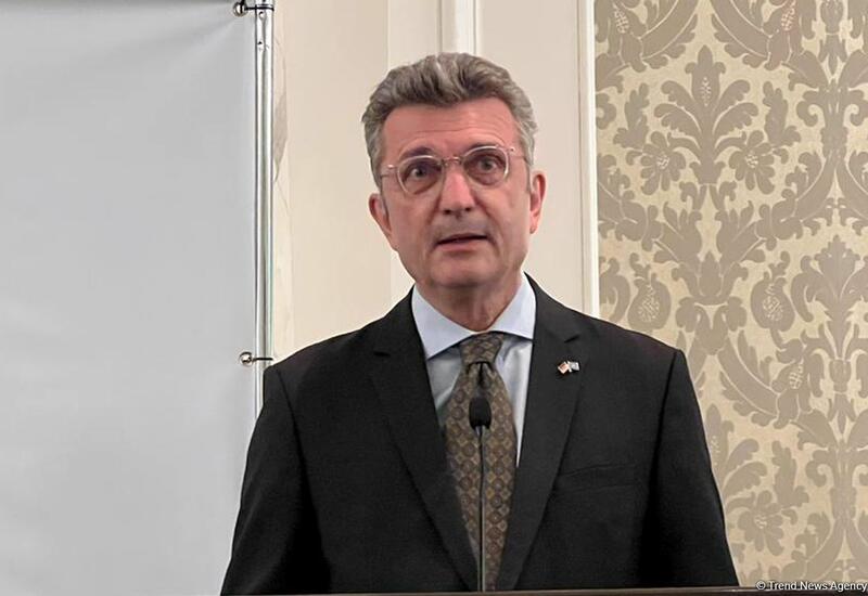 Потрясены известием о смертельном нападении на посольство Азербайджана в Тегеране