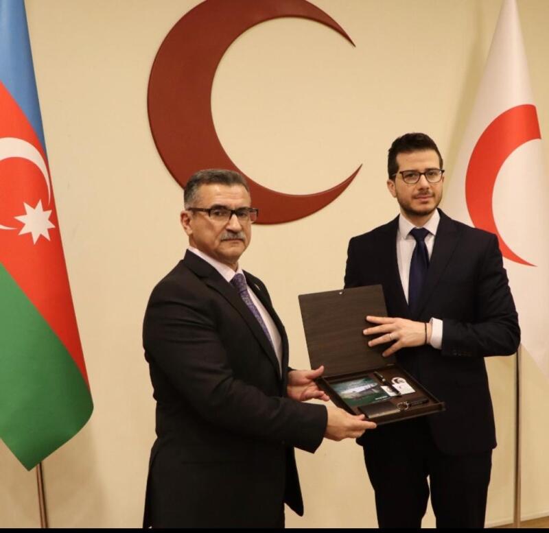 AzQAC, Beynəlxalq Qızıl Xaç və Qızıl Aypara Cəmiyyətləri Federasiyası və İsrailin Azərbaycandakı səfirliyi arasında üçtərəfli görüş keçirilib