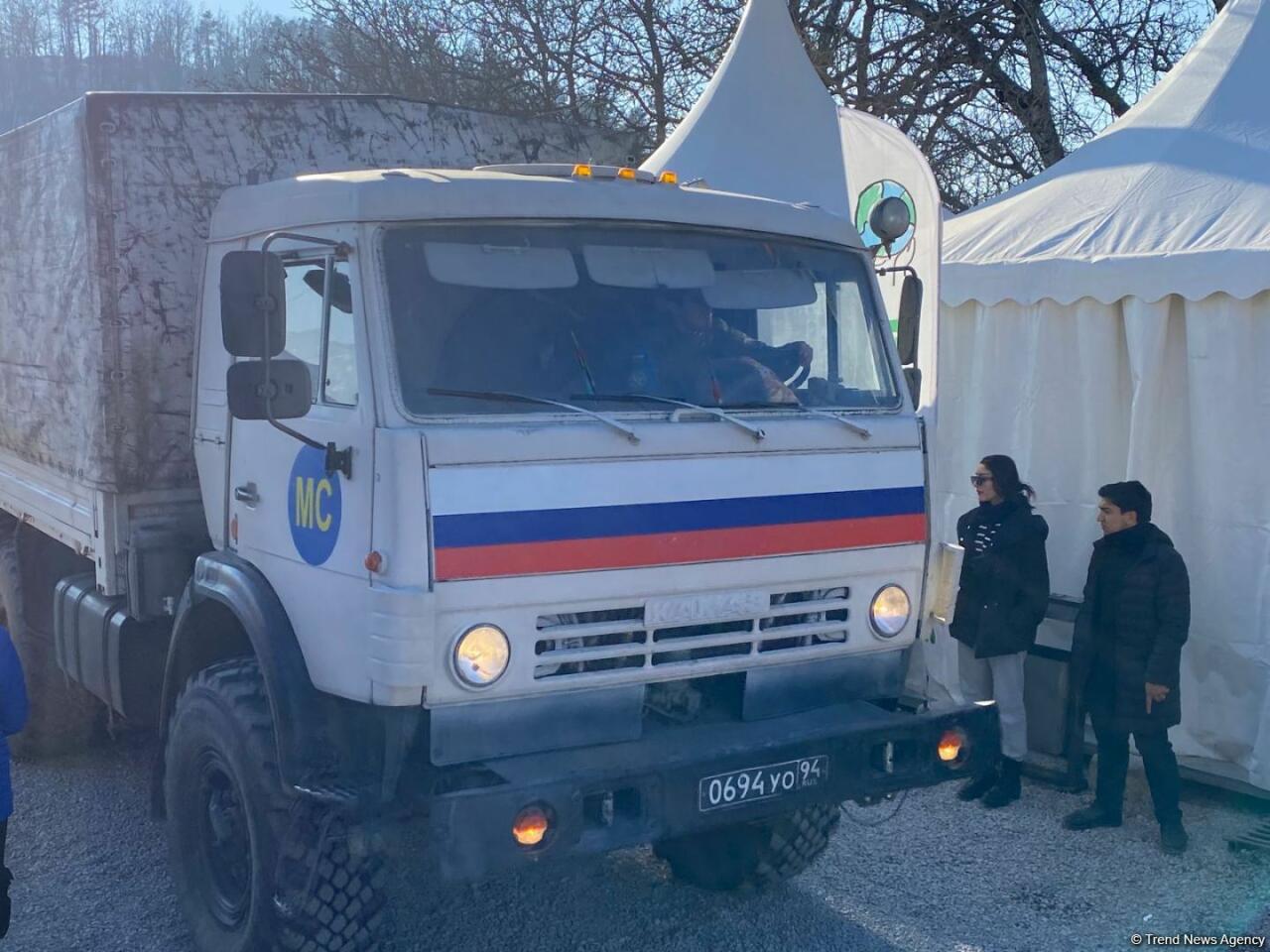 По Лачинской дороге проехало еще 12 автомобилей миротворцев