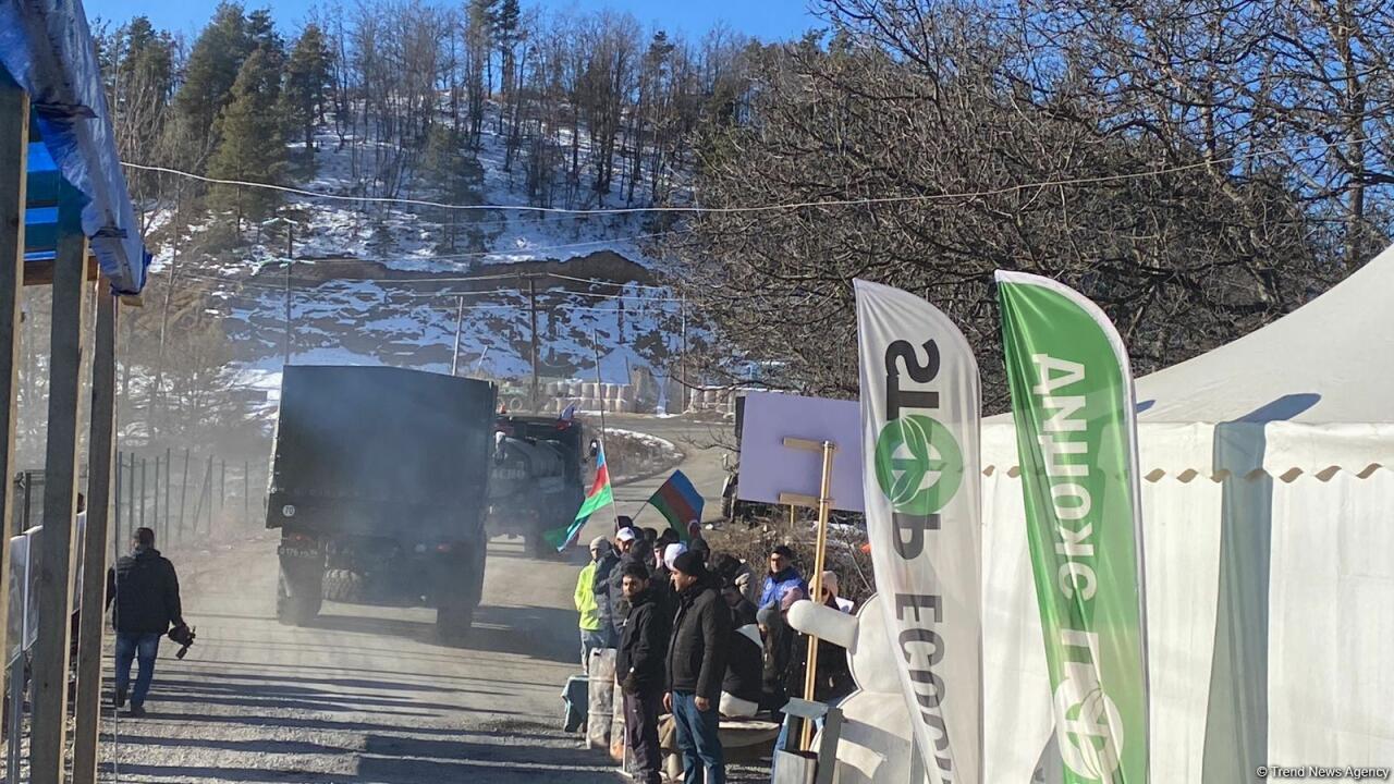 По Лачинской дороге проехала еще одна колонна автомобилей миротворцев