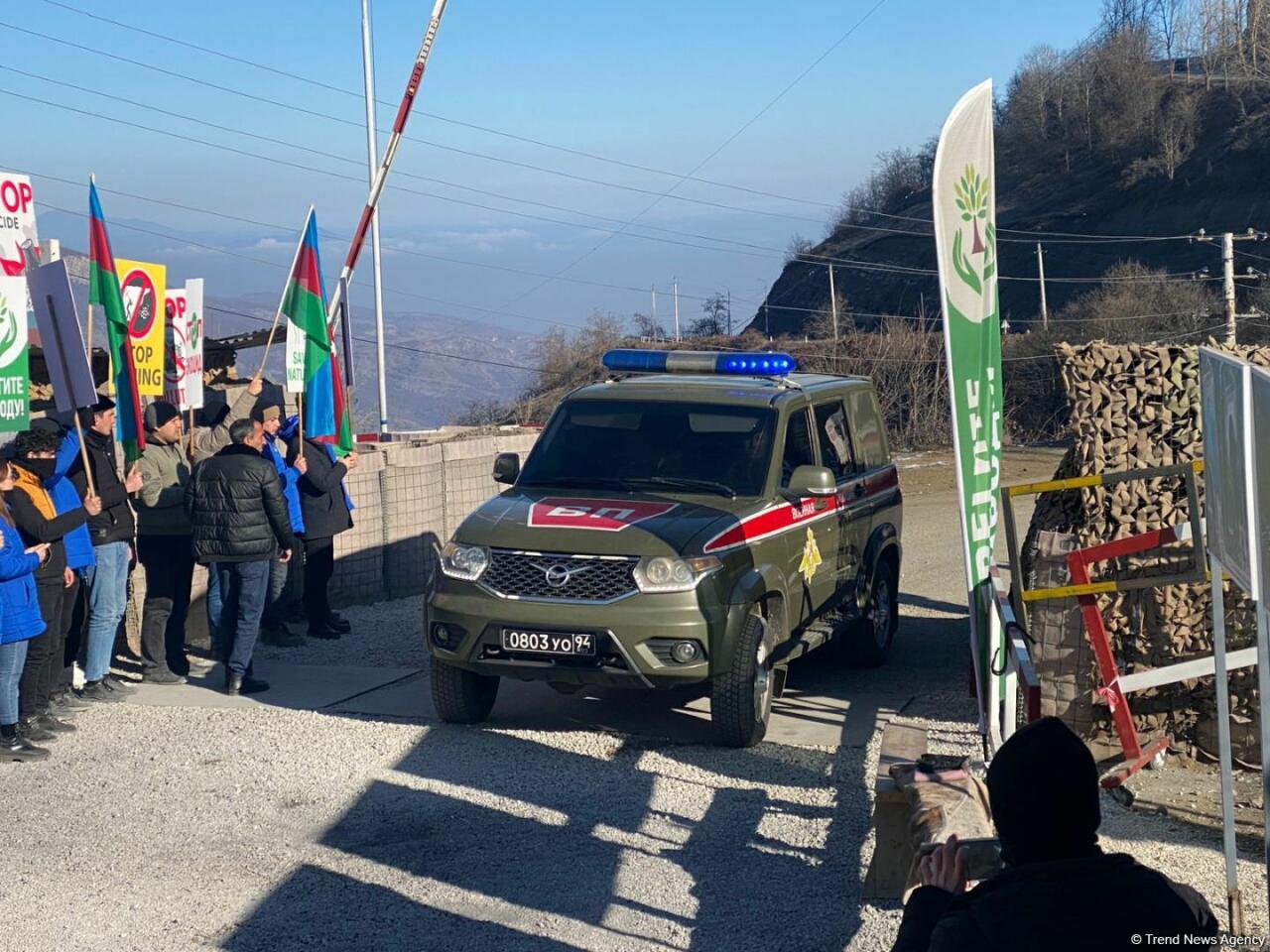 По Лачинской дороге проехала еще одна колонна автомобилей миротворцев
