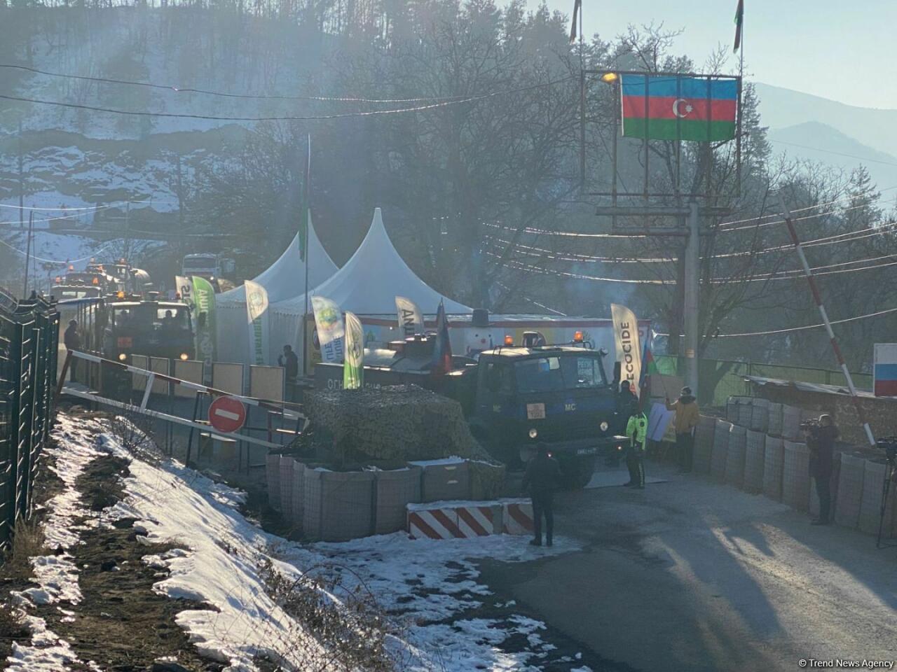 По Лачинской дороге проехали еще семь автомобилей миротворцев