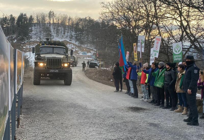 По Лачинской дороге проехали еще 8 автомобилей миротворцев
