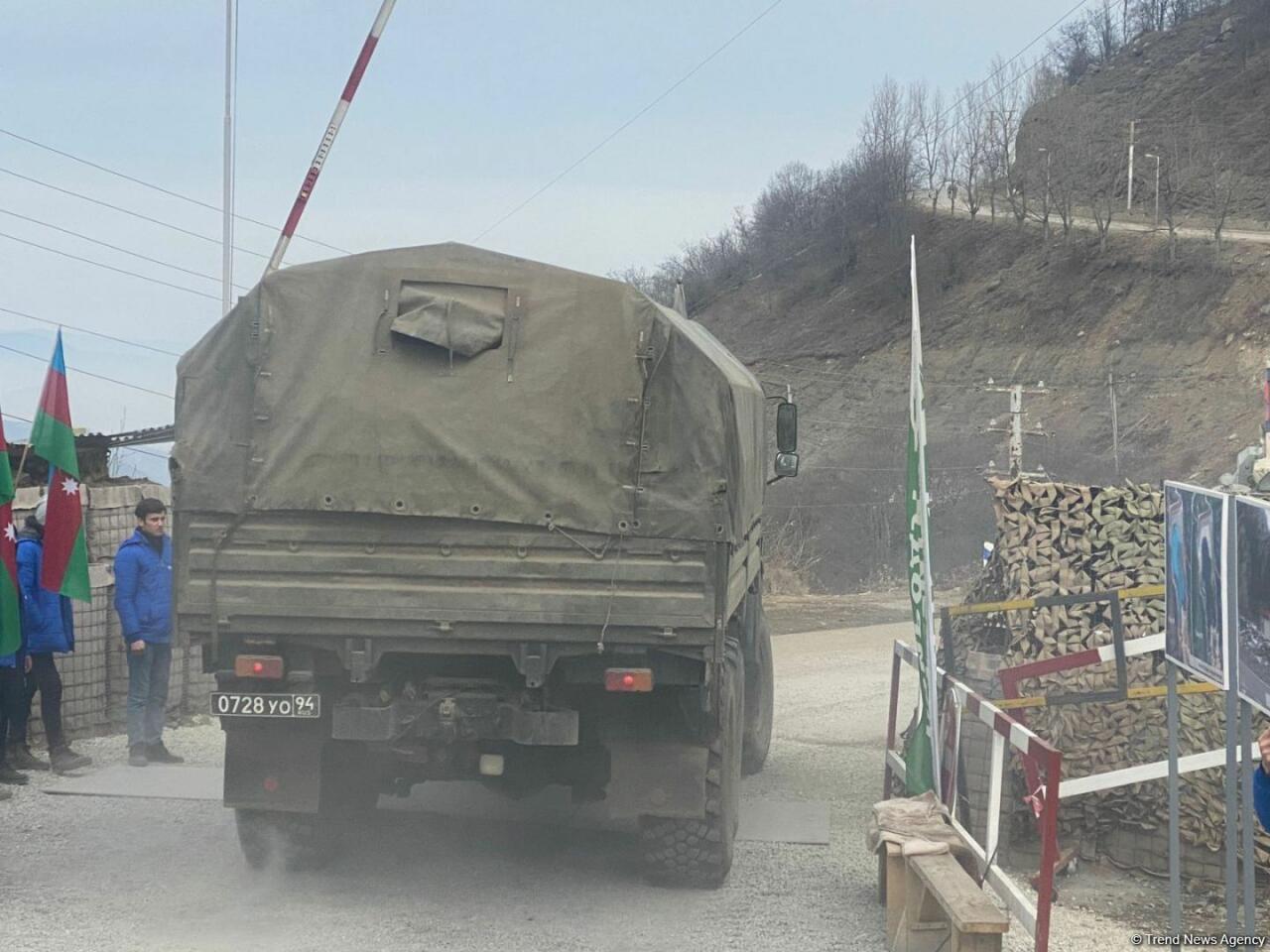 По Лачинской дороге проехали 13 автомашин снабжения миротворцев