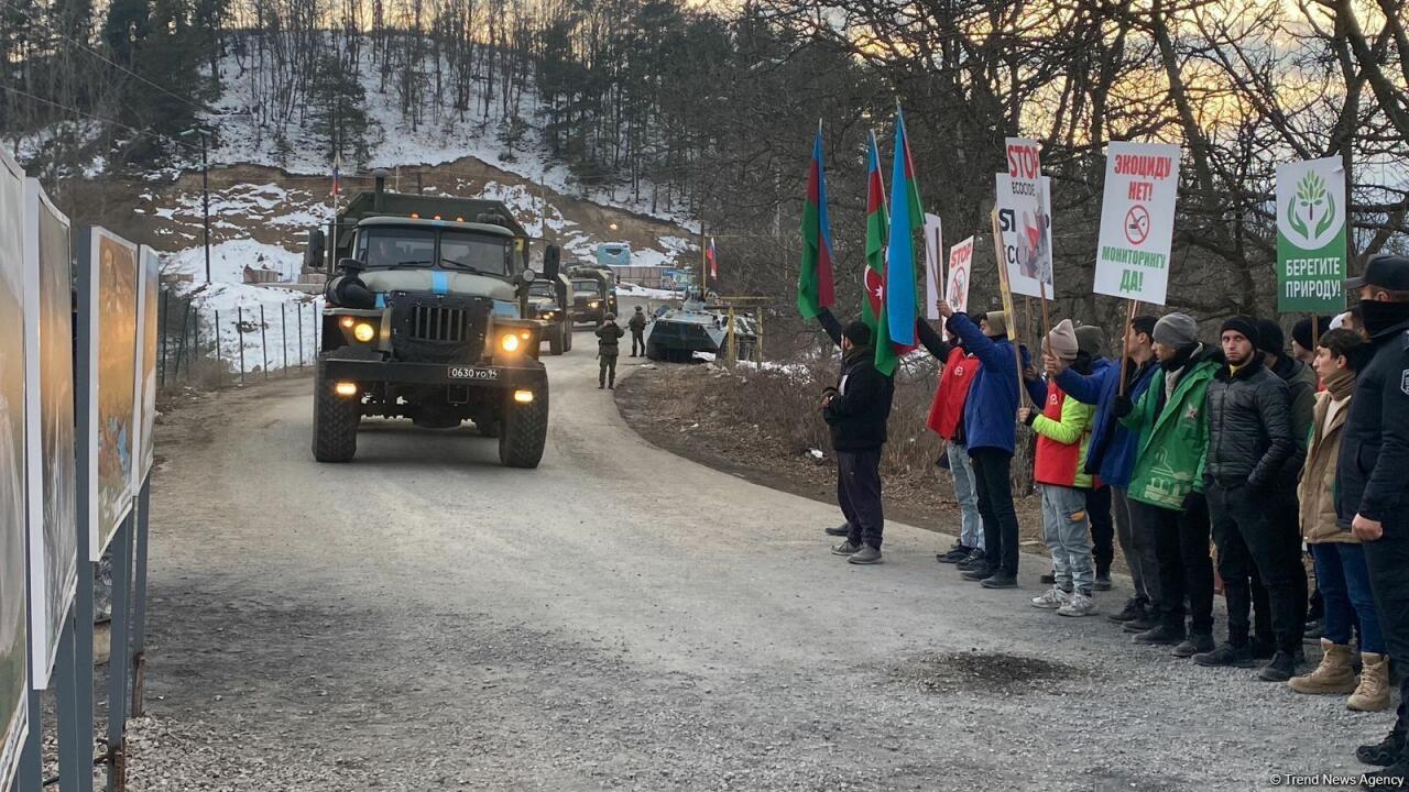По Лачинской дороге проехали еще 8 автомобилей миротворцев