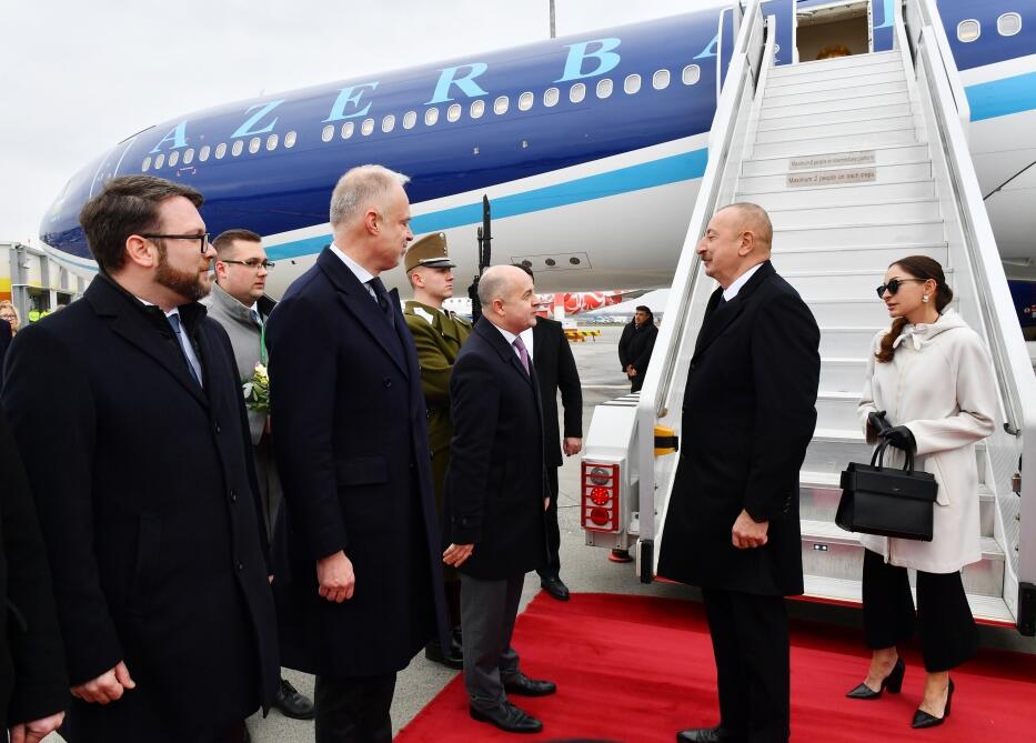 Президент Ильхам Алиев и Первая леди Мехрибан Алиева прибыли в Венгрию
