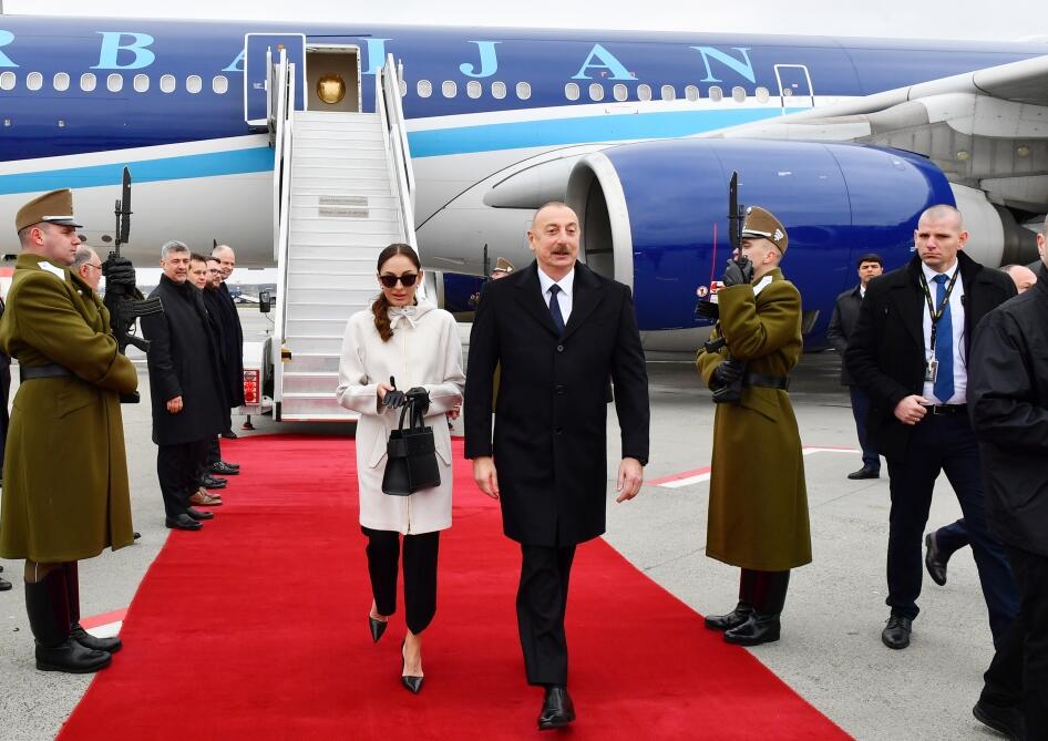 Президент Ильхам Алиев и Первая леди Мехрибан Алиева прибыли в Венгрию