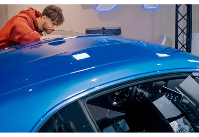 Новый гонщик Alpine в Формуле-1 получил автомобиль