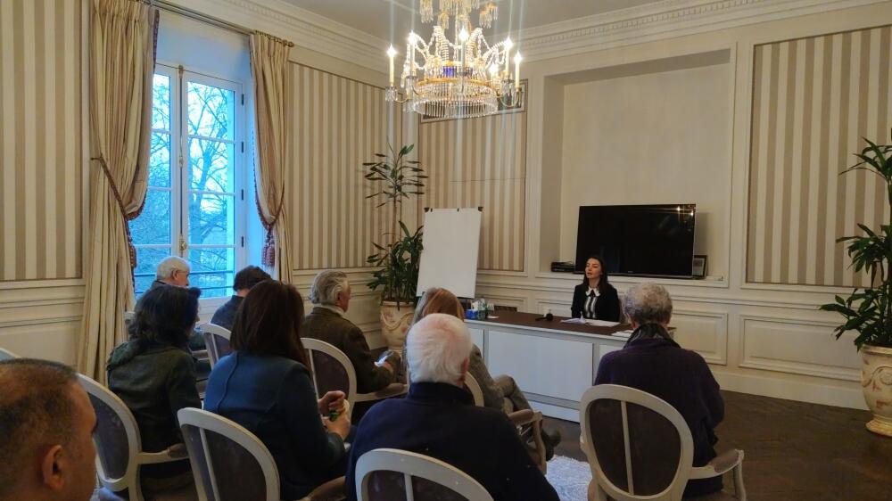 Лейла Абдуллаева провела в Париже пресс-конференцию для иностранных журналистов
