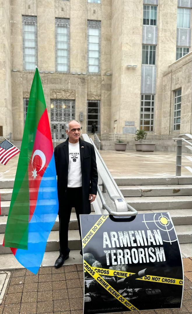 "Остановите армянских террористов!"