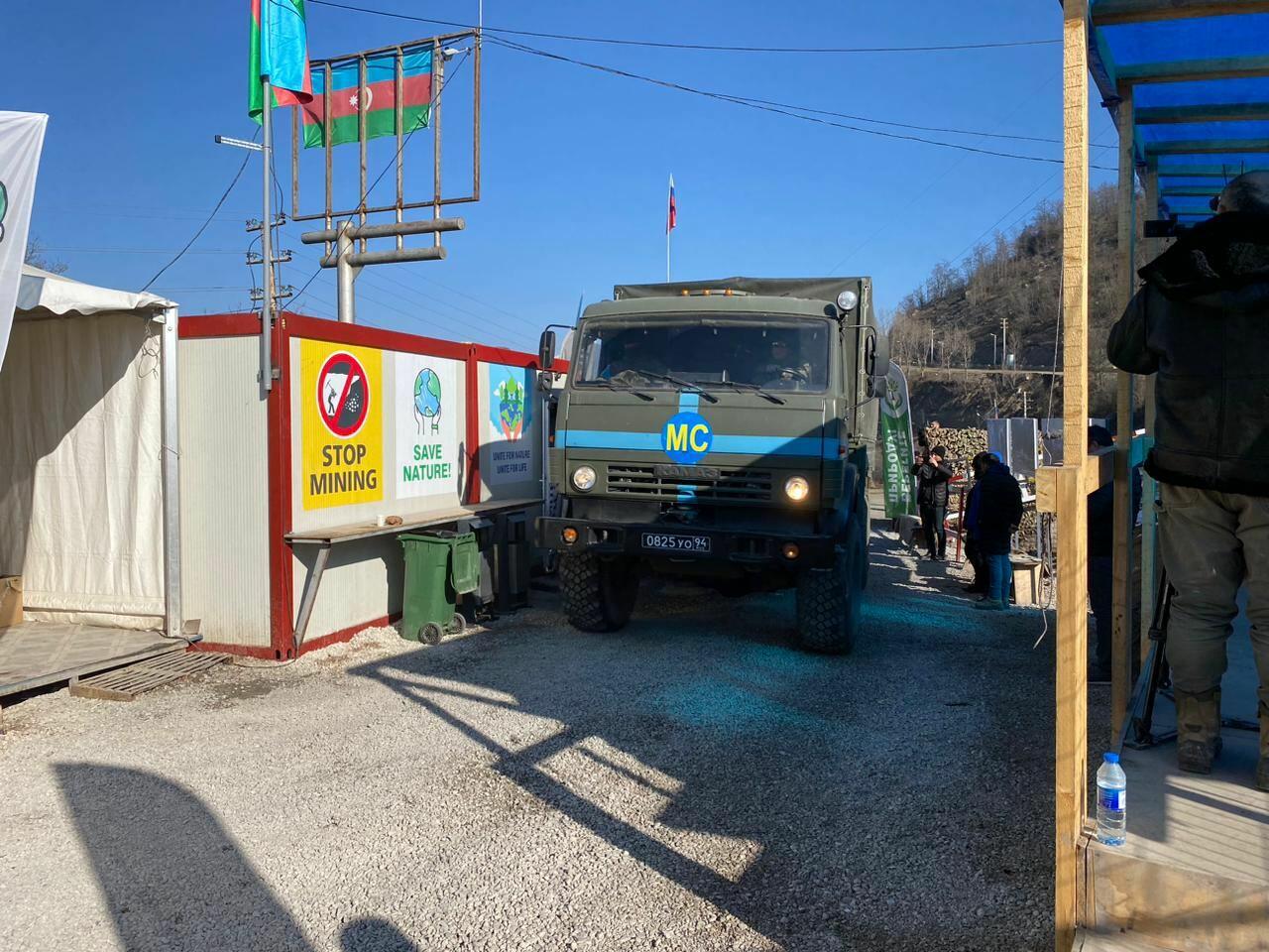 По Лачинской дороге проехали еще четыре автомобиля миротворцев