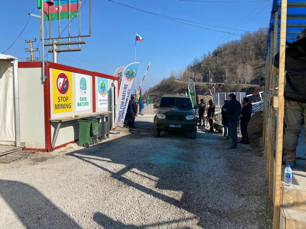По Лачинской дороге проехали еще четыре автомобиля миротворцев