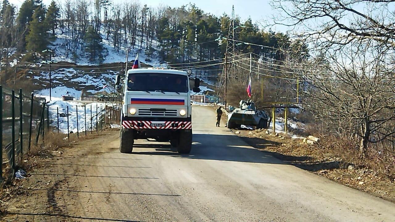 По Лачинской дороге проехали еще четыре автомобиля миротворцев