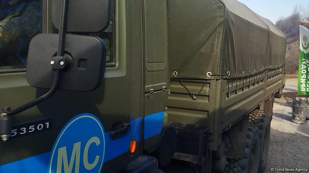 По Лачинской дороге проехали еще пять автомобилей миротворцев