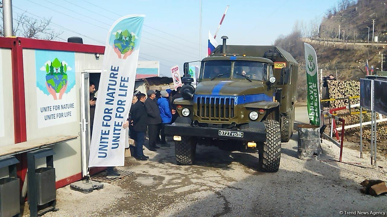 По Лачинской дороге проехали еще пять автомобилей миротворцев