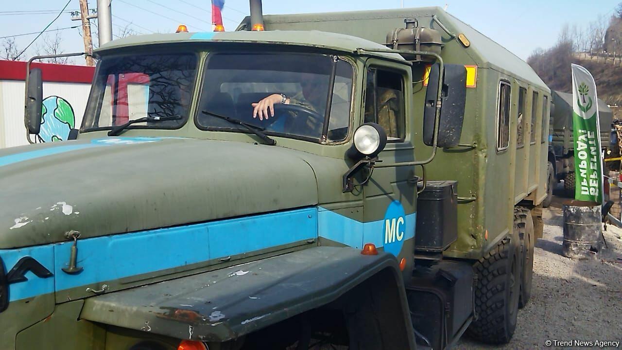 По Лачинской дороге проехали еще пять автомобилей миротворцев